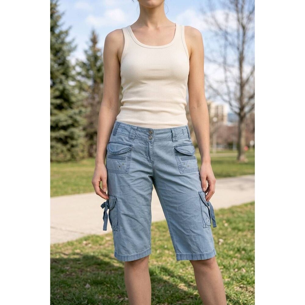 🔹️The Limited Blue Cargo Drew Fit Knee Length Shorts Size 10